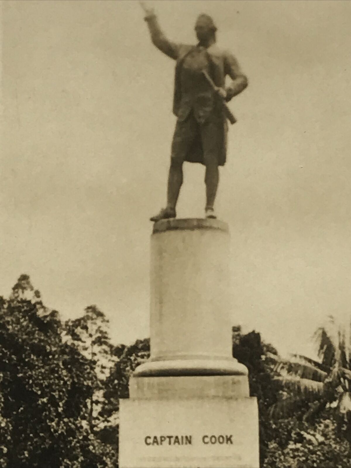 CAPTAIN COOK STATUE HYDE PARK SYDNEY Vintage Photo (cigarette Card?) AUSTRALIA