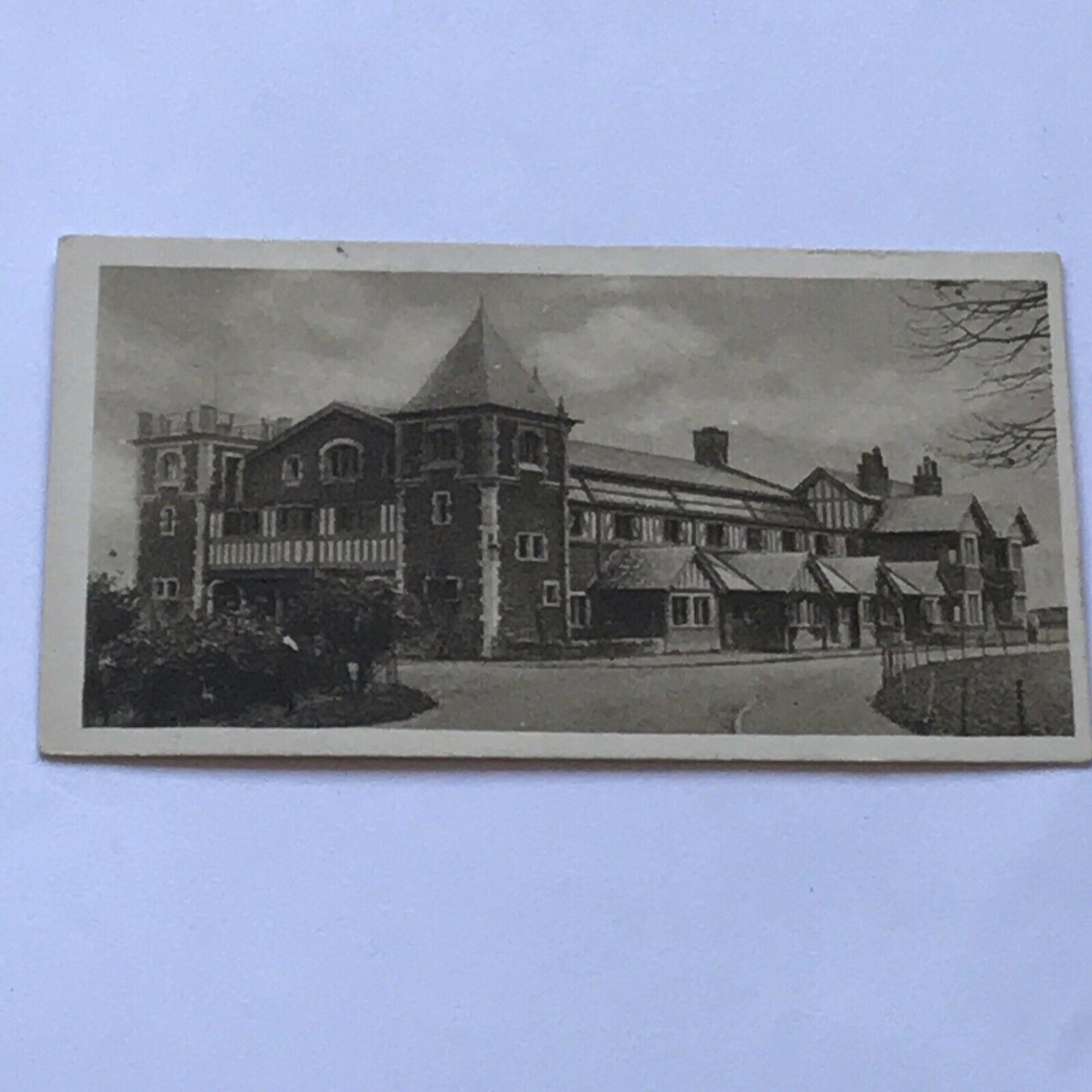 MALVERN COLLEGE SUNRIPE PUBLIC SCHOOLS & COLLEGES 1923 Card No 24 1920s Vintage