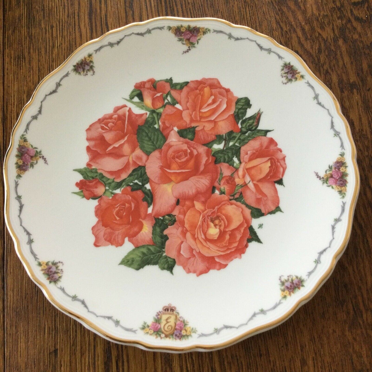 Royal Albert Queen Mother 1990 collectible plate ‘Favourite Flowers’ #1 Elizabeth Of Glamis