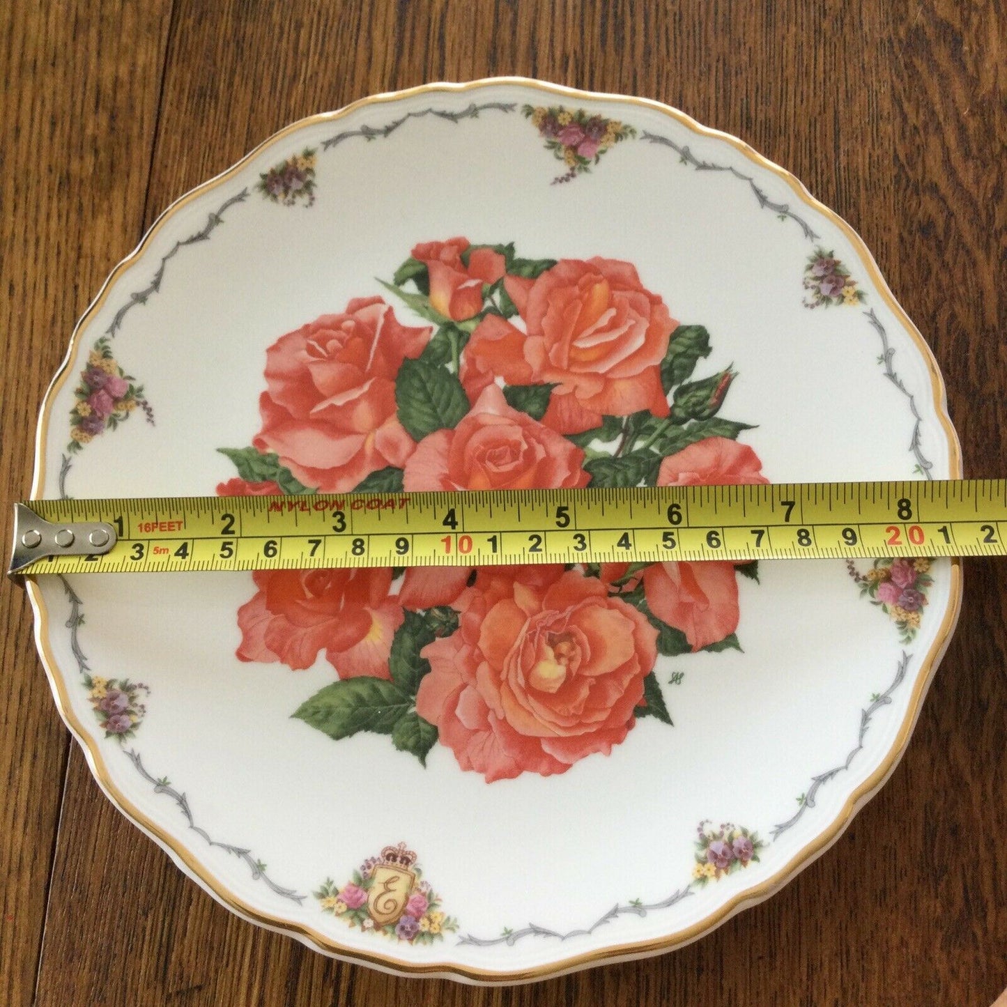 Royal Albert Queen Mother 1990 collectible plate ‘Favourite Flowers’ #1 Elizabeth Of Glamis