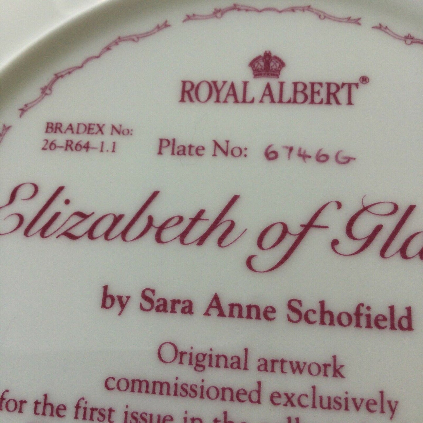 Royal Albert Queen Mother 1990 collectible plate ‘Favourite Flowers’ #1 Elizabeth Of Glamis