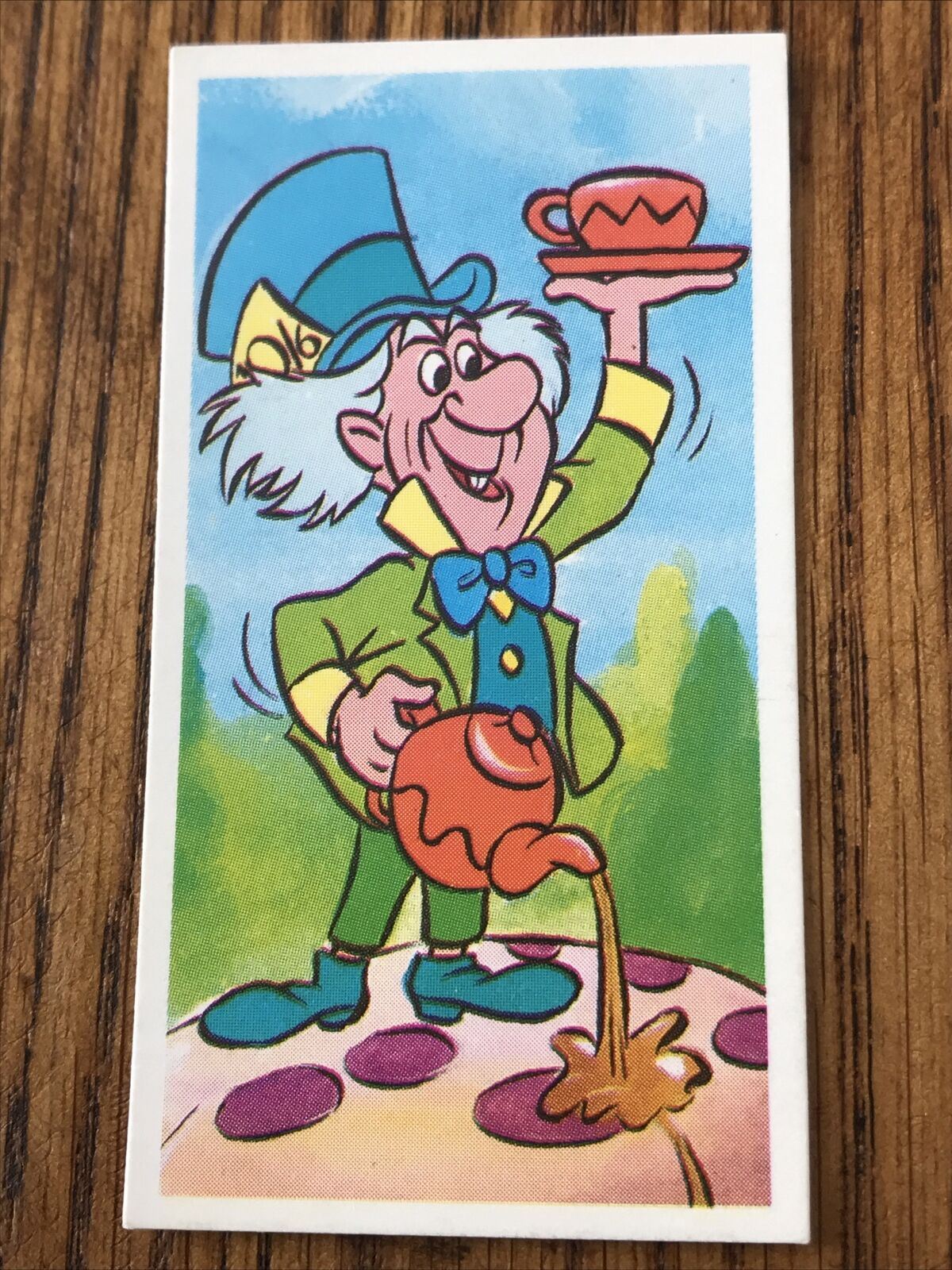 Vintage DISNEY Alice In Wonderland Brooke Bond Tea Card THE MAD HATTER #10 1989