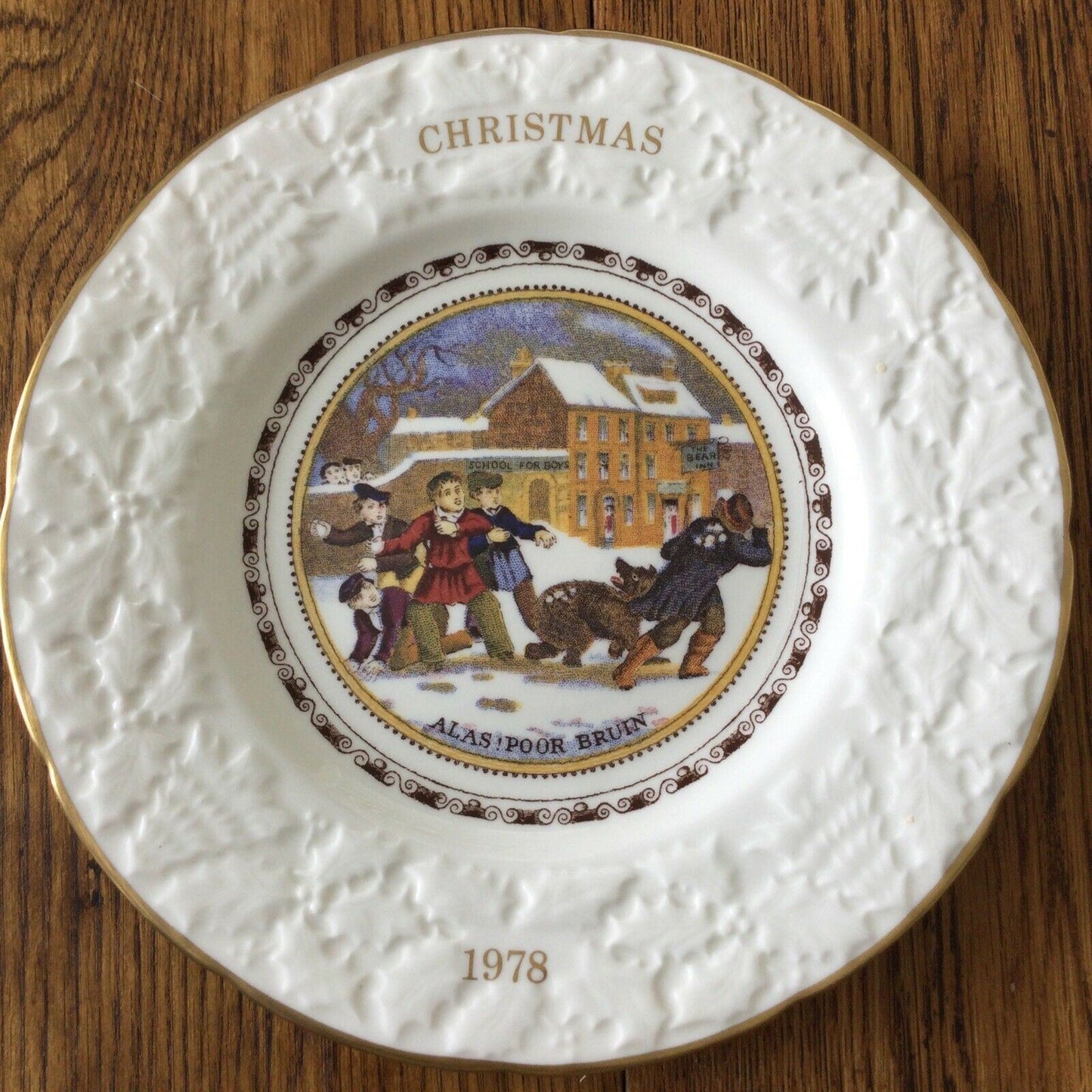 Coalport Collectable Christmas Plate 1978 ‘ALAS POOR BRUIN’ Image Pratt Print