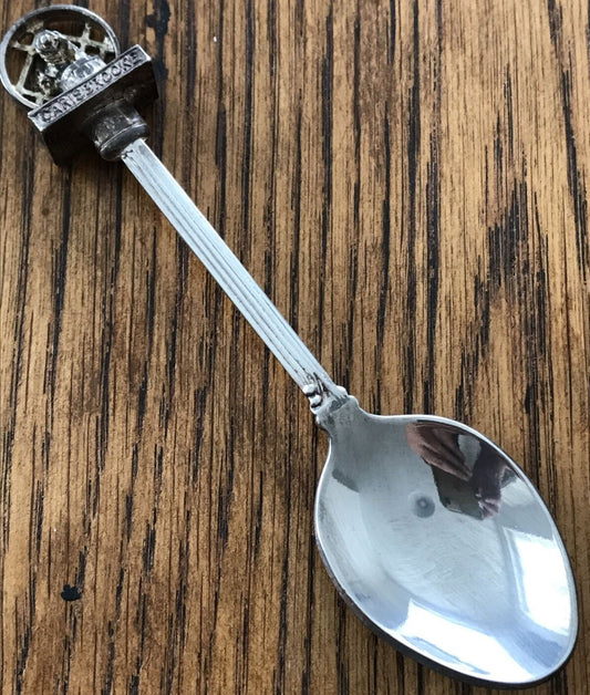 Vintage Carisbroke Castle Isle Of Wight souvenir. Collectors spoon. Silver Plated. Made in England.