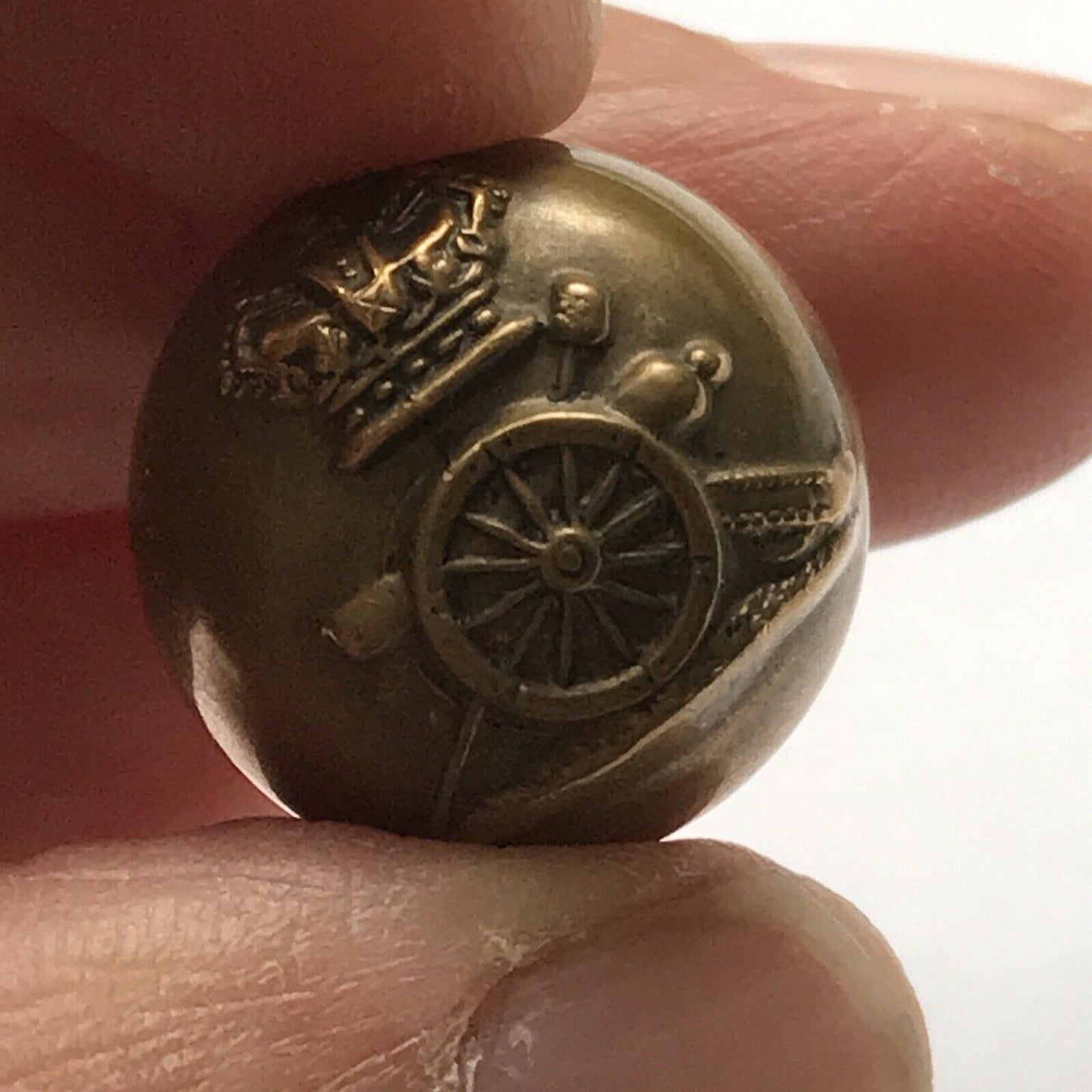 ROYAL ARTILLARY MILITARY BUTTON Crown And Cannon Platt & Co Rounded