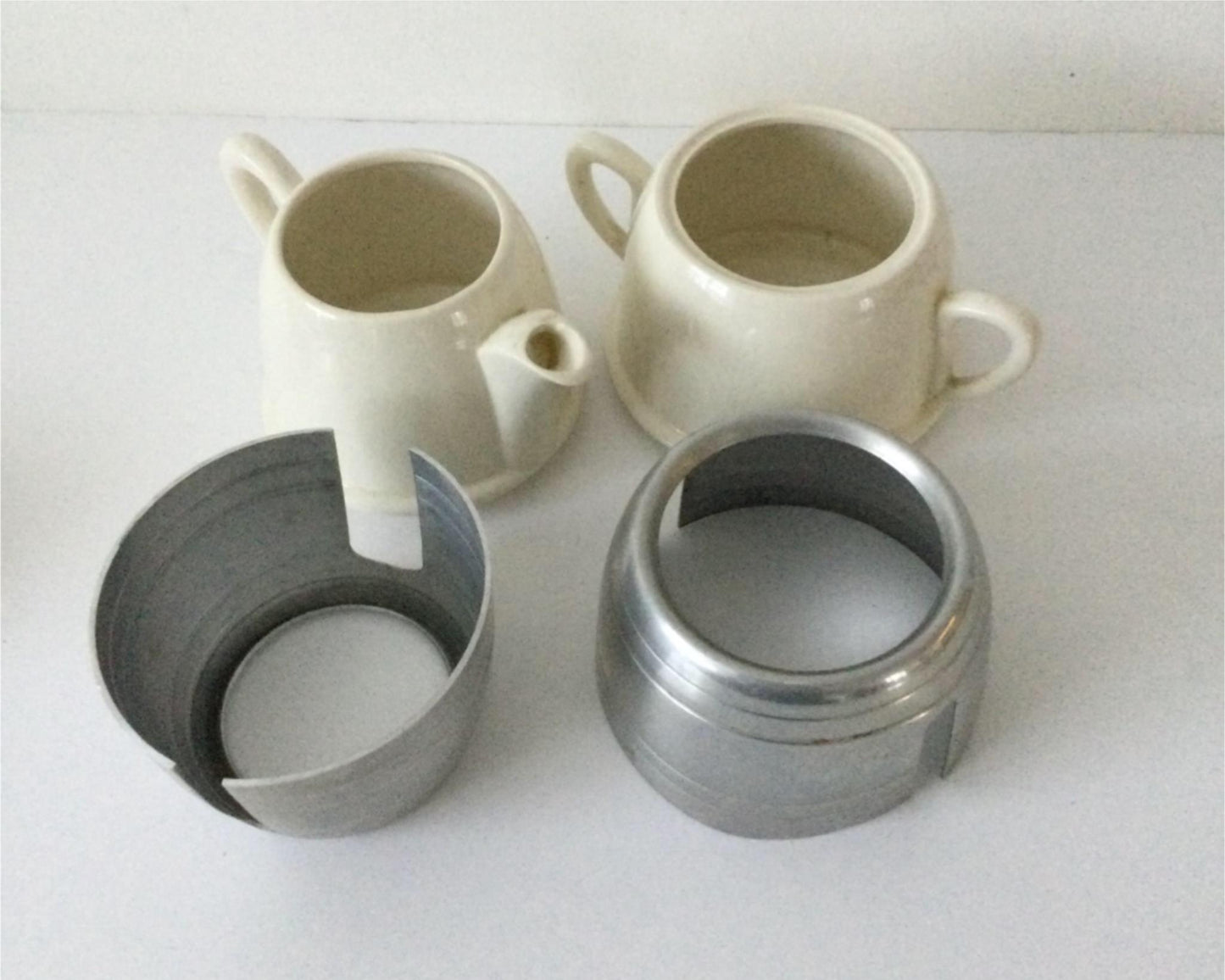 VINTAGE ELLGREAVE BURSLEM MILK JUG / CREAMER & SUGAR BOWL. ALUMINIUM COVERS