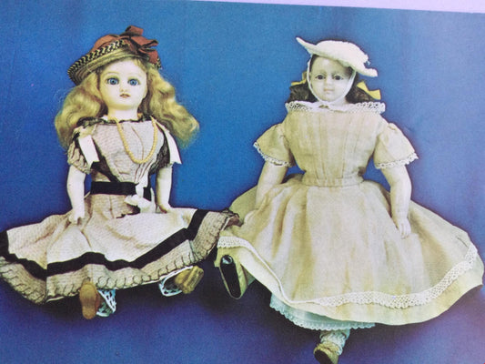 POSTCARD SHOWING WAX DOLLS ARRETON MANOR DOLL MUSEUM ISLE OF WIGHT ENGLISH C19TH