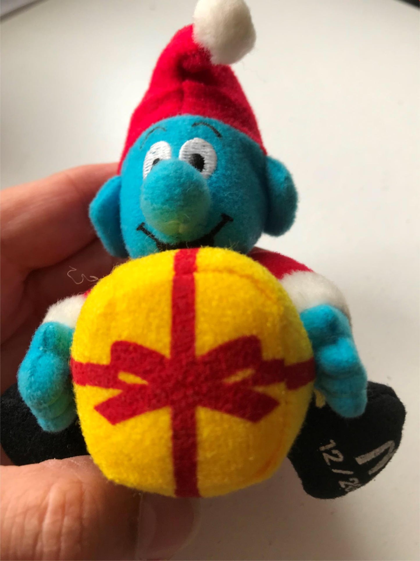 McDonald’s collectable SMURF TOY DEC 12/2000 Christmas Smurf. Moving toy. Vintage