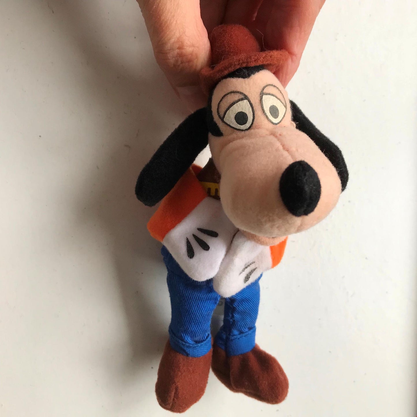 McDonald’s DISNEYLAND PARIS HAPPY MEAL TOY 2000 SHERIFF GOOFY North America VINTAGE PLUSH