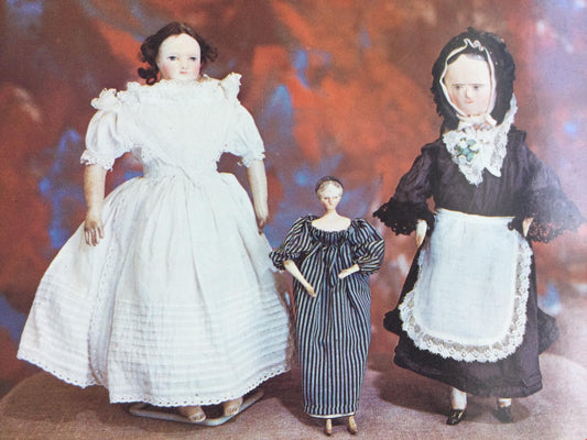 POSTCARD SHOWING ANTIQUE DOLLS ARRETON MANOR DOLL MUSEUM ISLE OF WIGHT GERMAN