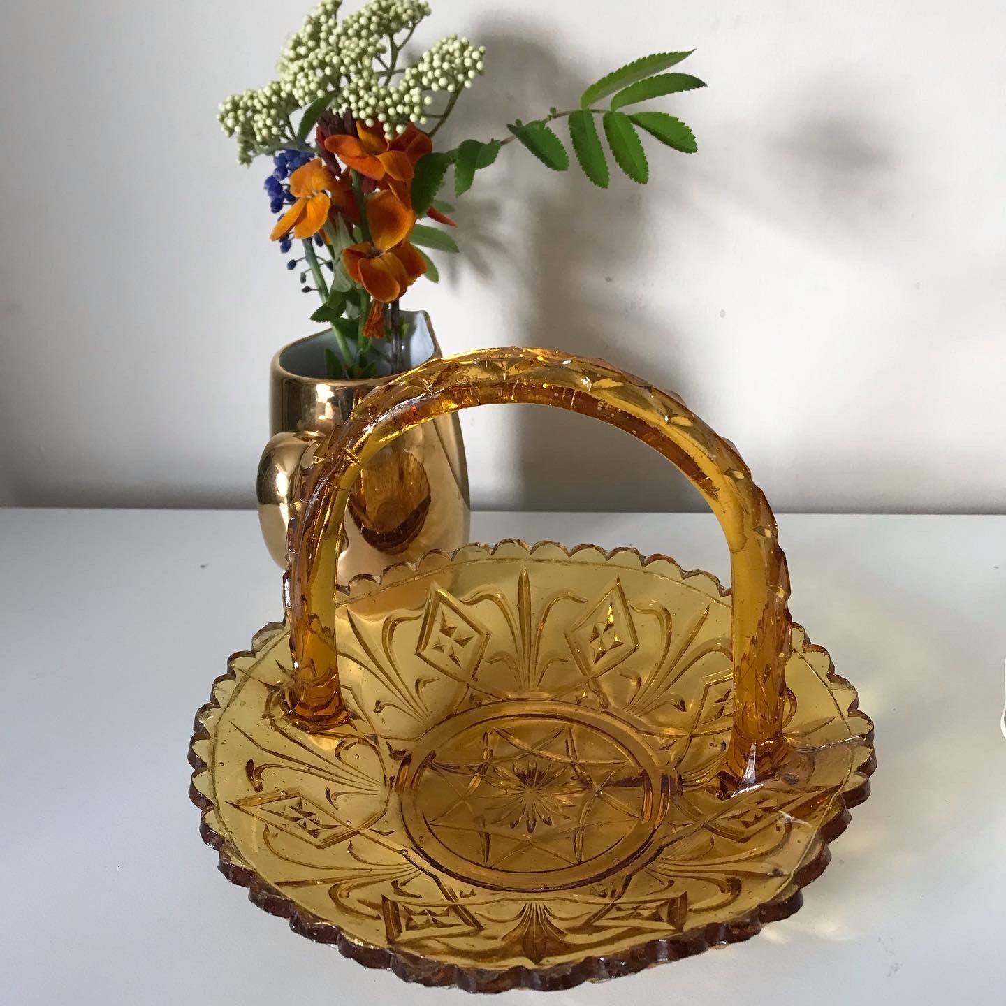 Vintage Amber pressed glass colourful glass bon bon sweet bowl dish with handle