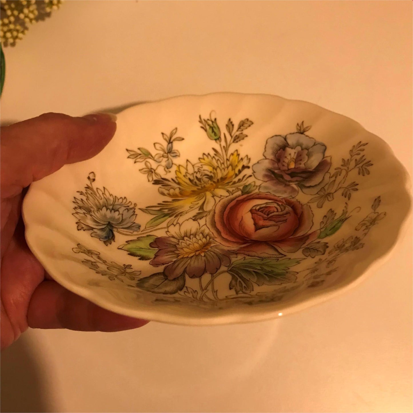 Very pretty floral 5 inch bowl trinket dish Johnson Bros Sheraton design.