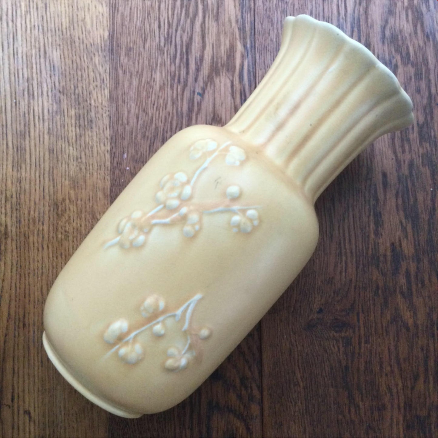 Vintage Art Deco Vase. Rich creamy yellow. Shorter and Son. Blossom design. Stamped 376