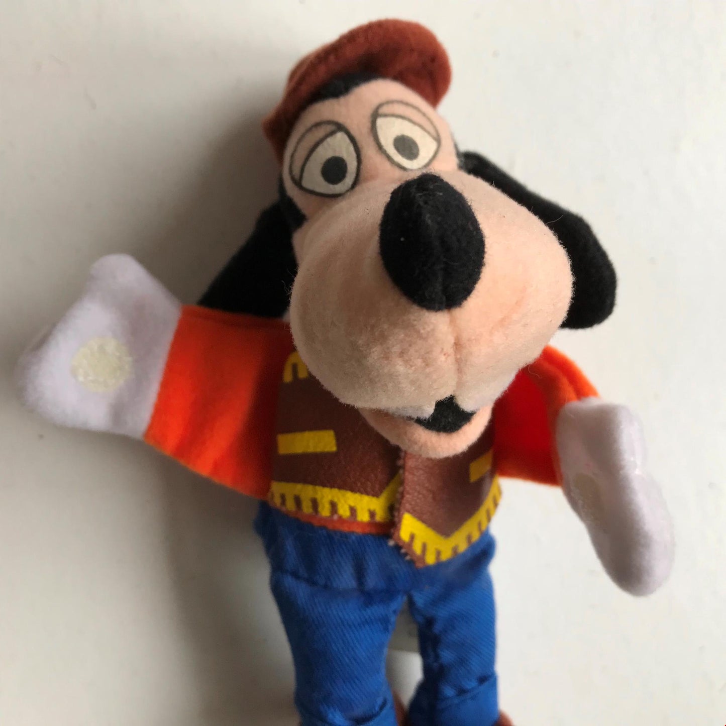 McDonald’s DISNEYLAND PARIS HAPPY MEAL TOY 2000 SHERIFF GOOFY North America VINTAGE PLUSH