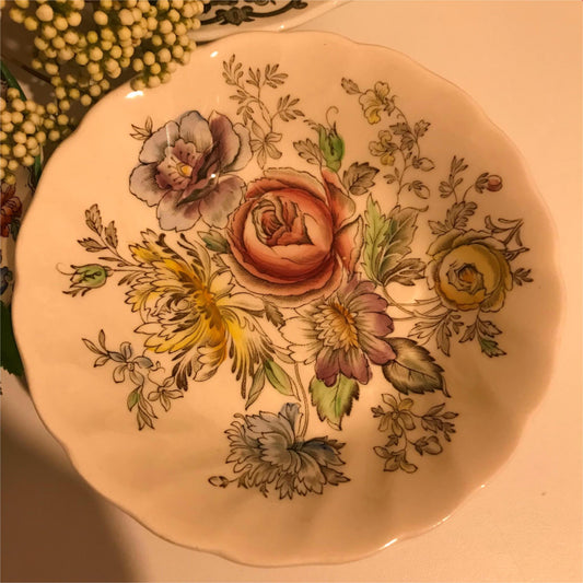 Very pretty floral 5 inch bowl trinket dish Johnson Bros Sheraton design.