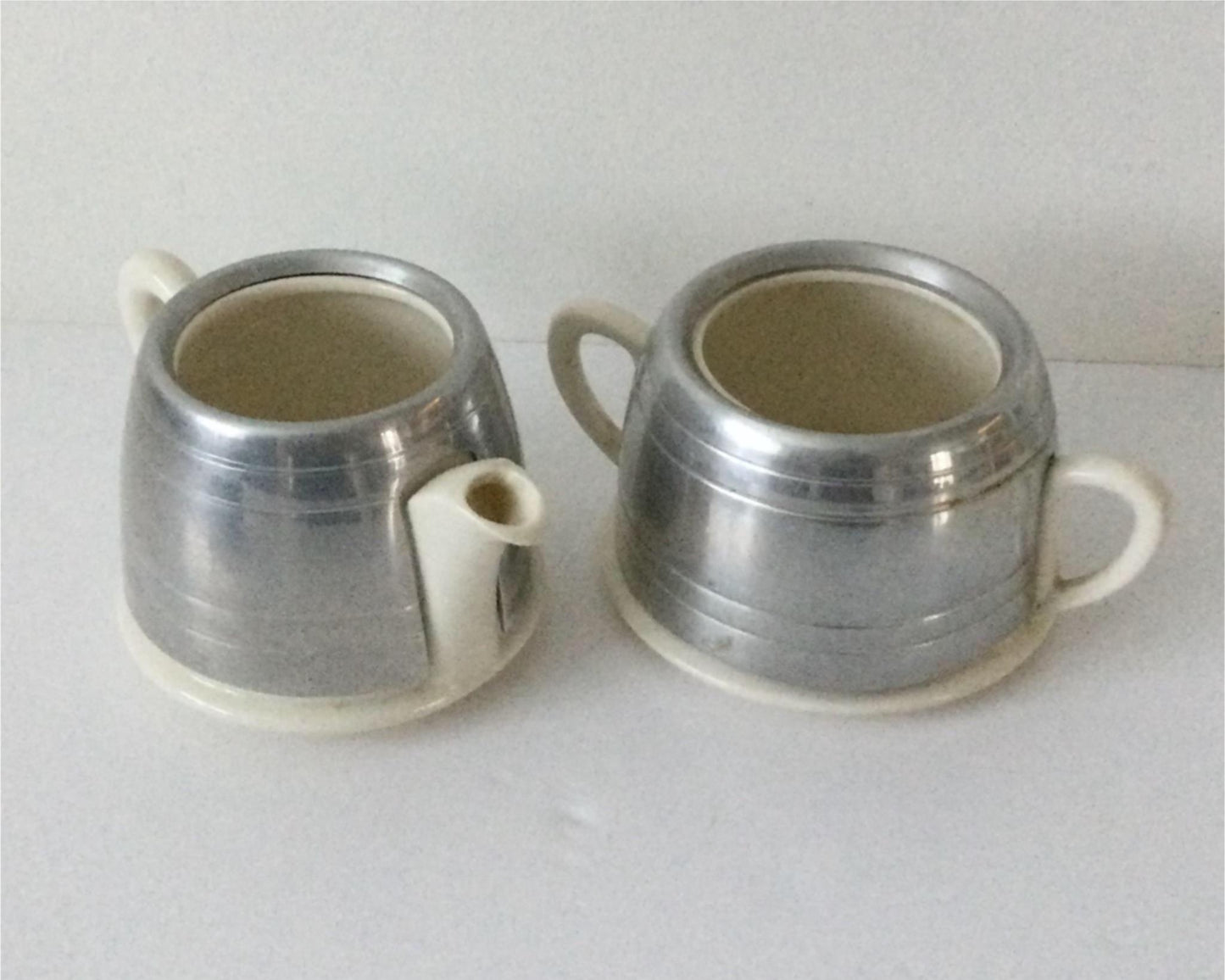 VINTAGE ELLGREAVE BURSLEM MILK JUG / CREAMER & SUGAR BOWL. ALUMINIUM COVERS