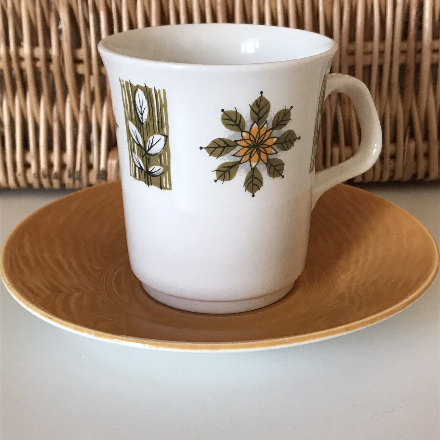 Single coffee can / cup & saucer J&G Meakin Town Talk 1960s Retro Leaf Design